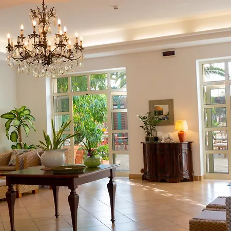 Garden Hotel 3*