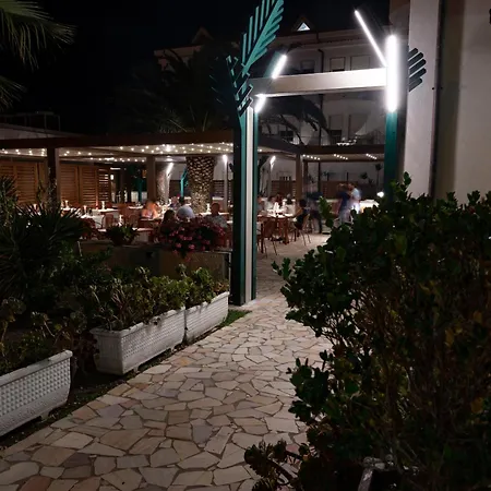 Garden 3*