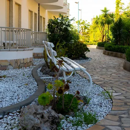 Garden Hotel